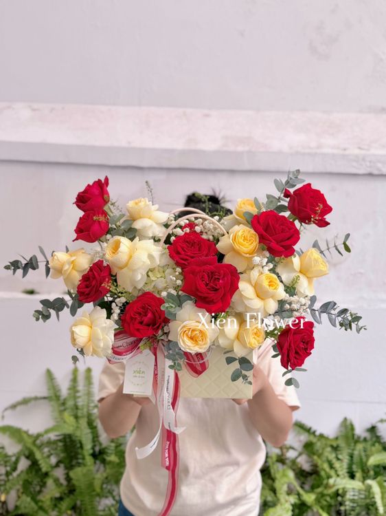Giỏ Hoa Rạng Rỡ