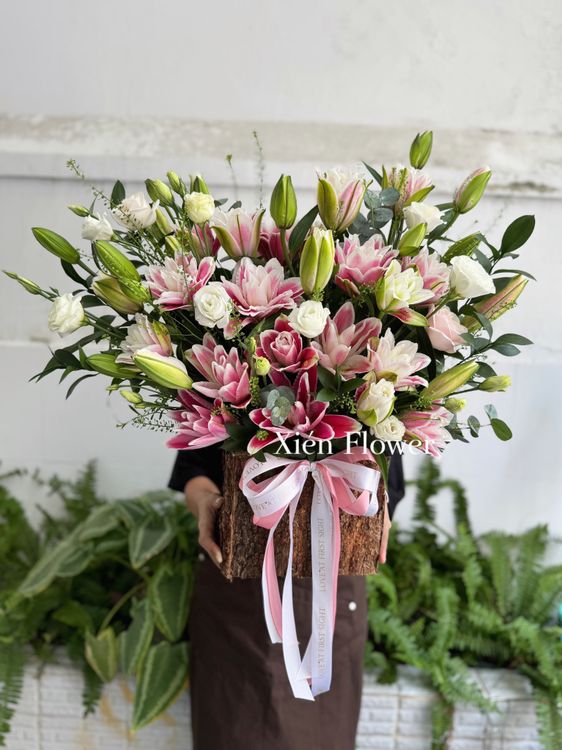 Giỏ Hoa Bách Hợp Hồng